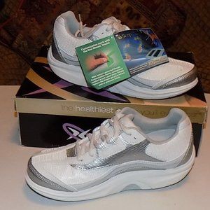 Aetrex Women's Athletic Shoes - White and Silver